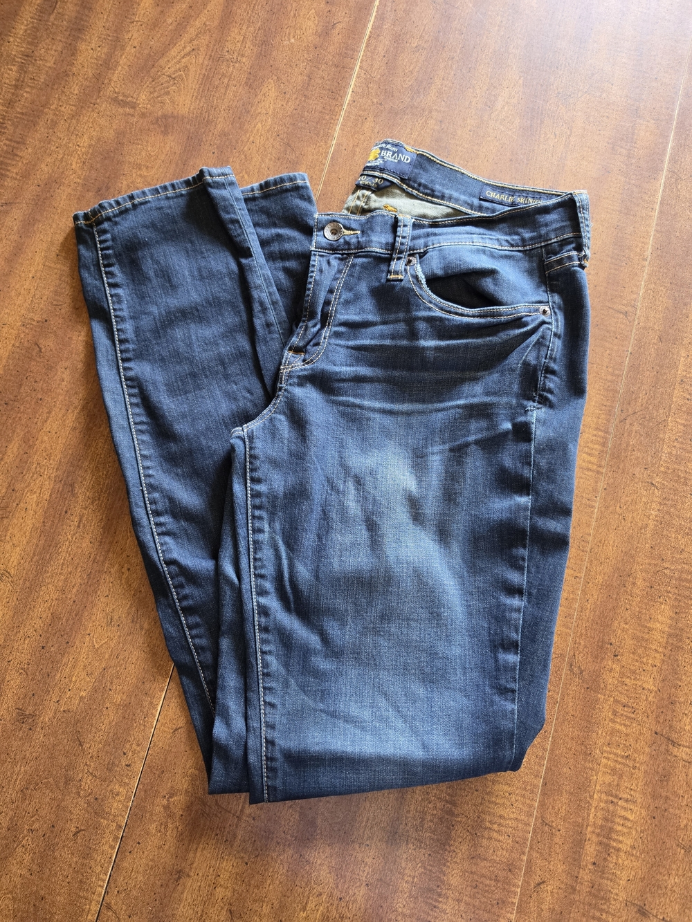 Lucky Brand Dark Wash Blue Jeans